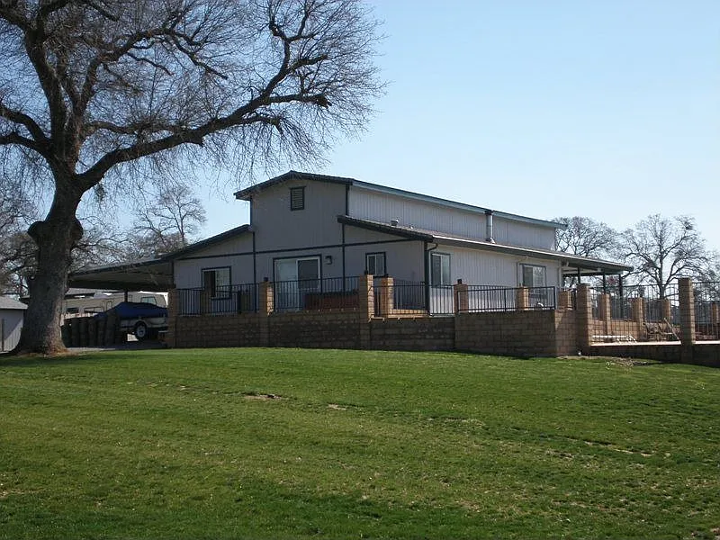 10421 Thompson Way photo 1