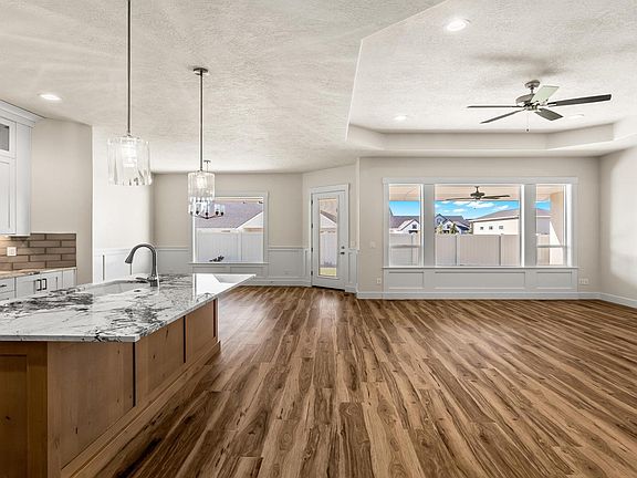 4th image of 1417 W Eiger Dr