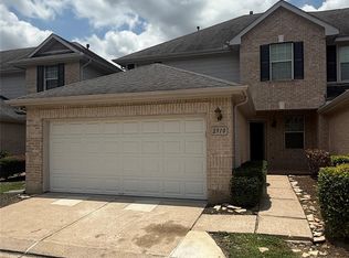 2910 Meadowglen Cv, Houston, TX 77082