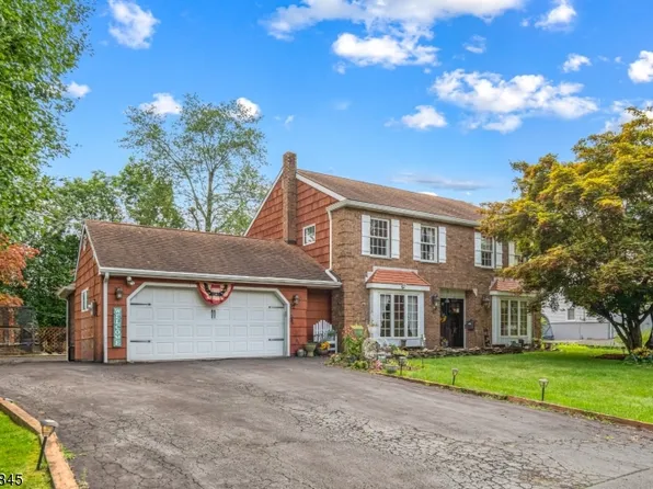 52 Mapledale Ave, Roxbury Twp., NJ 07876