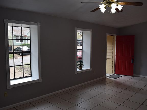 3rd image of 2654 Millbank Dr