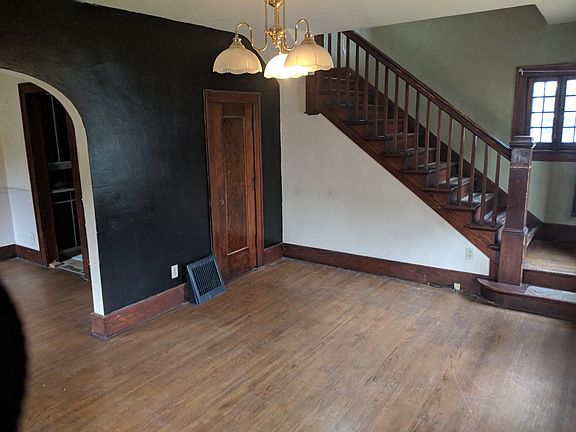 2nd image of 508 W Lusher Ave