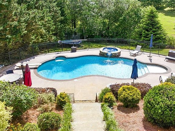 2nd image of 204 Windrose Meadow Ln
