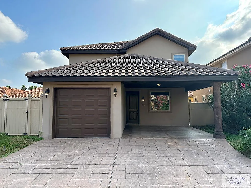 3 bed, 2.5 bath, 1736 sqft, $2,100 — Photo 1