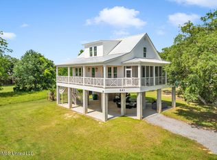 641 N Beach Blvd, Bay Saint Louis, MS 39520
