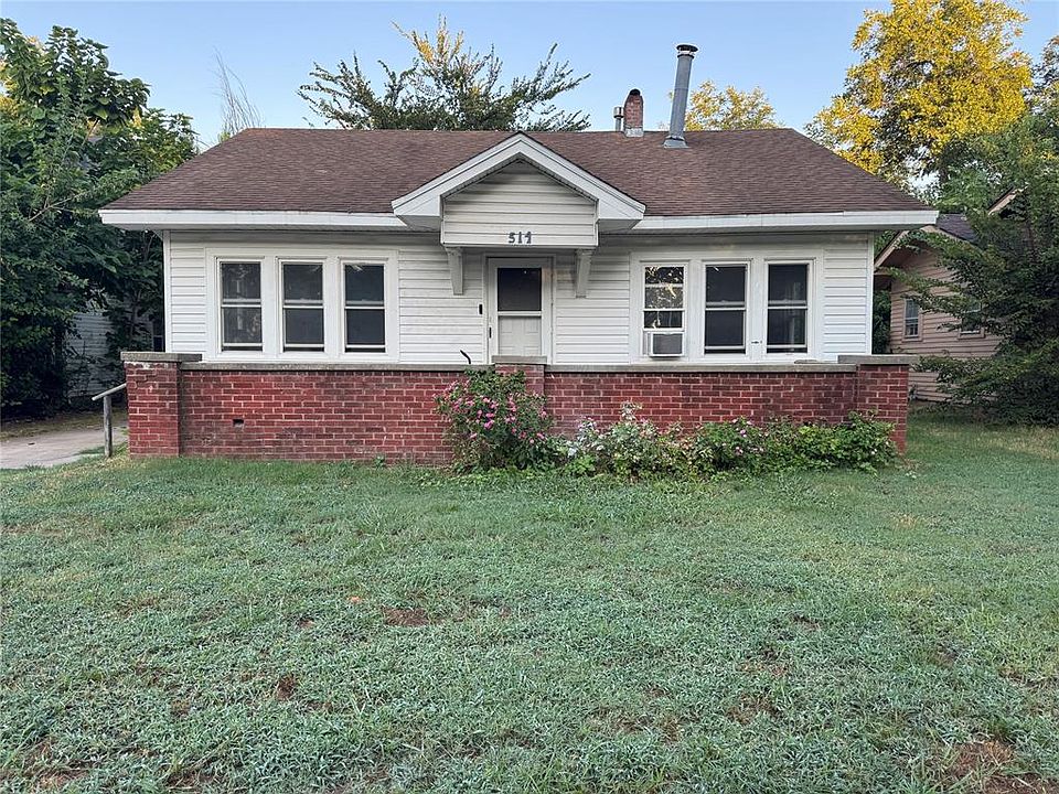 1st image of 514 N Chapman Ave