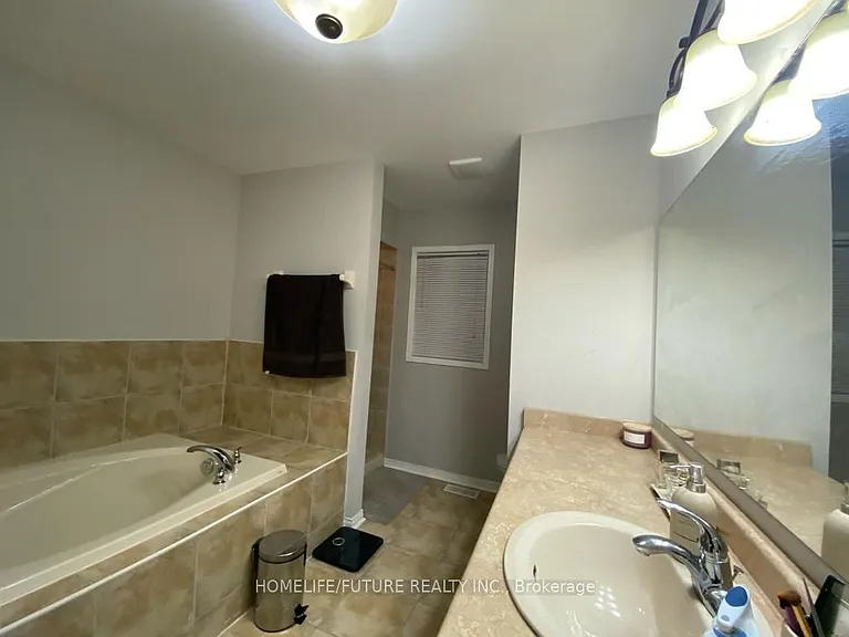 31 Middlecote Dr — Photo 16