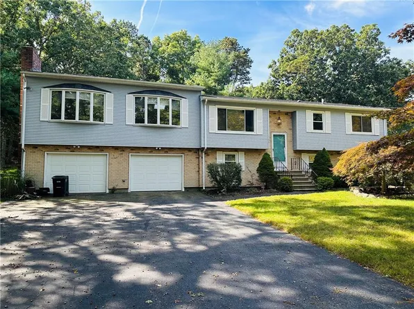 106 Reservoir Rd, Coventry, RI 02816