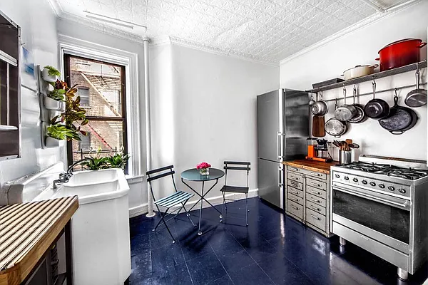 Sold by NYLON Real Estate | media 10