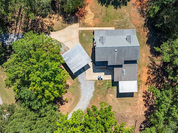 3rd image of 1221 Old Ridge Rd E
