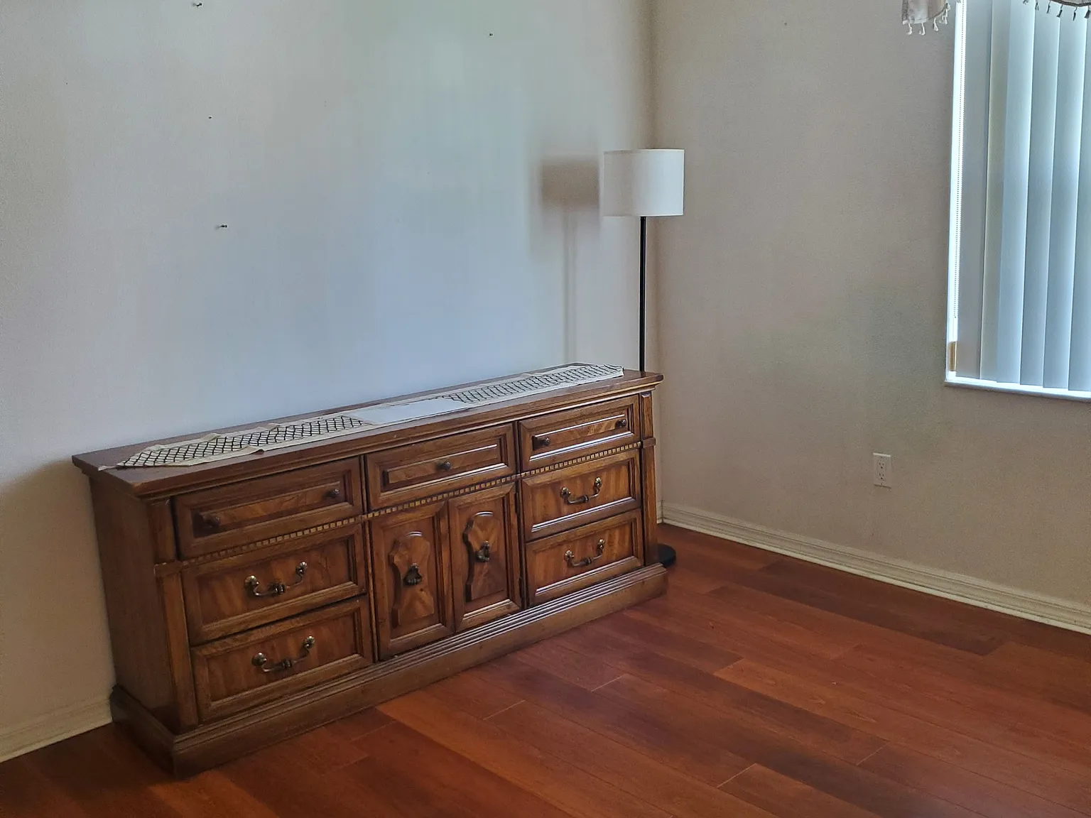 3 bed, 1847 sqft, $2,200 — Photo 4