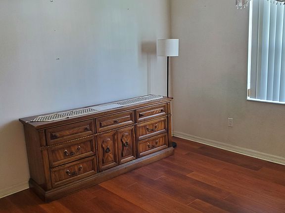 4th image of 23 Ballenger Ln
