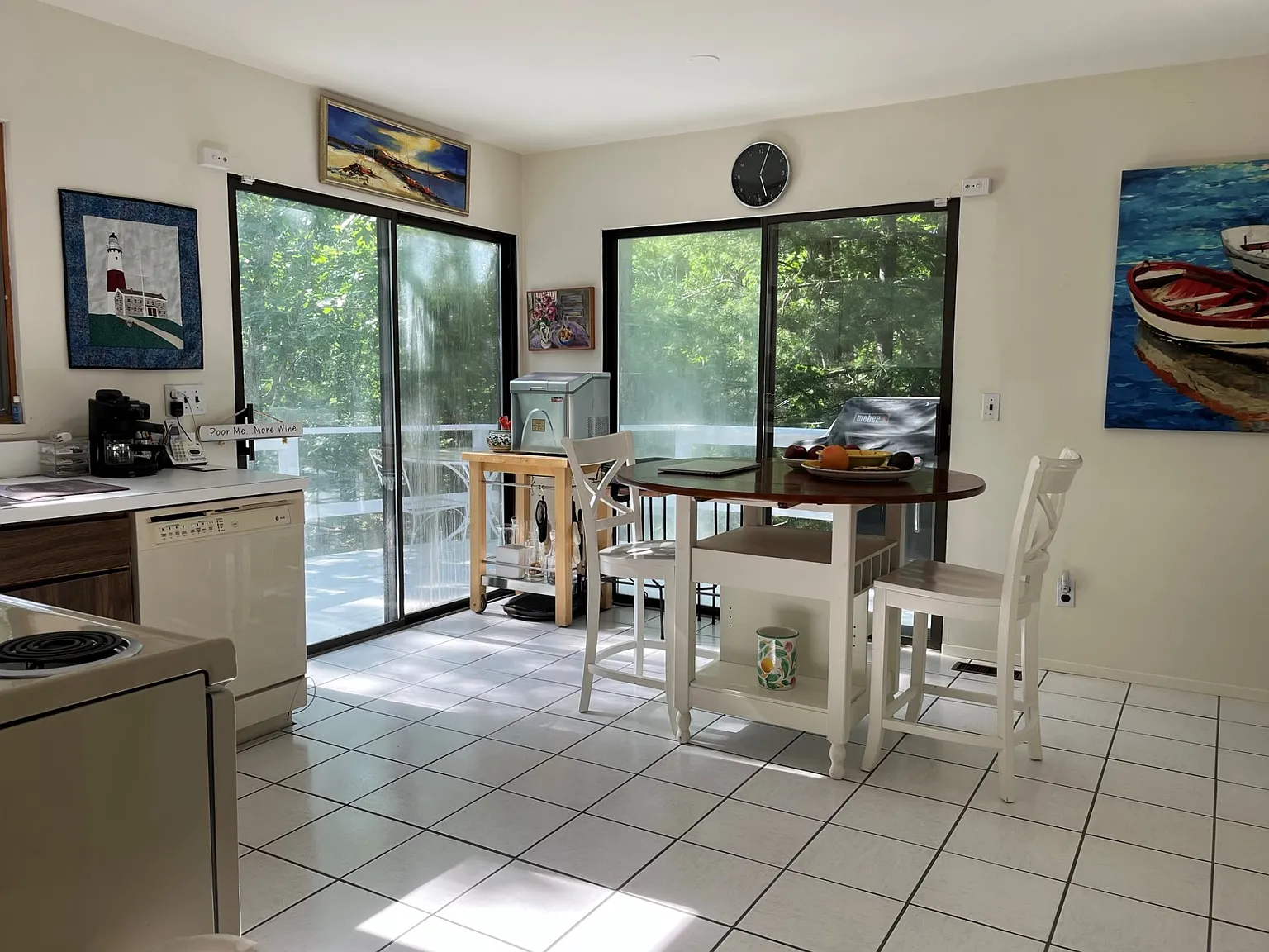 Northwest Contemporary Near The Village Of East Hampton — Photo 4