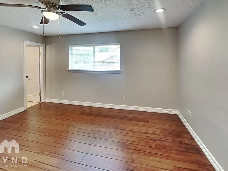 3219 Glen Spring Dr — Photo 7