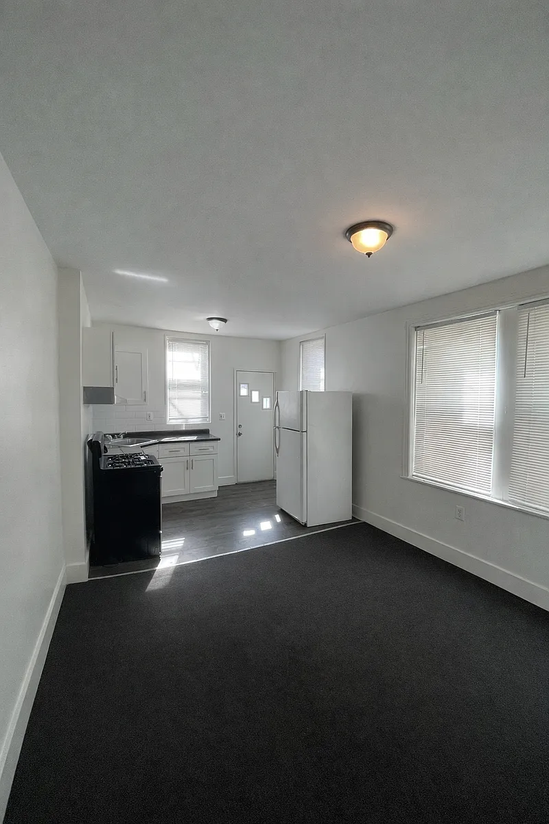 Building Photo - 6232 Chestnut St #1