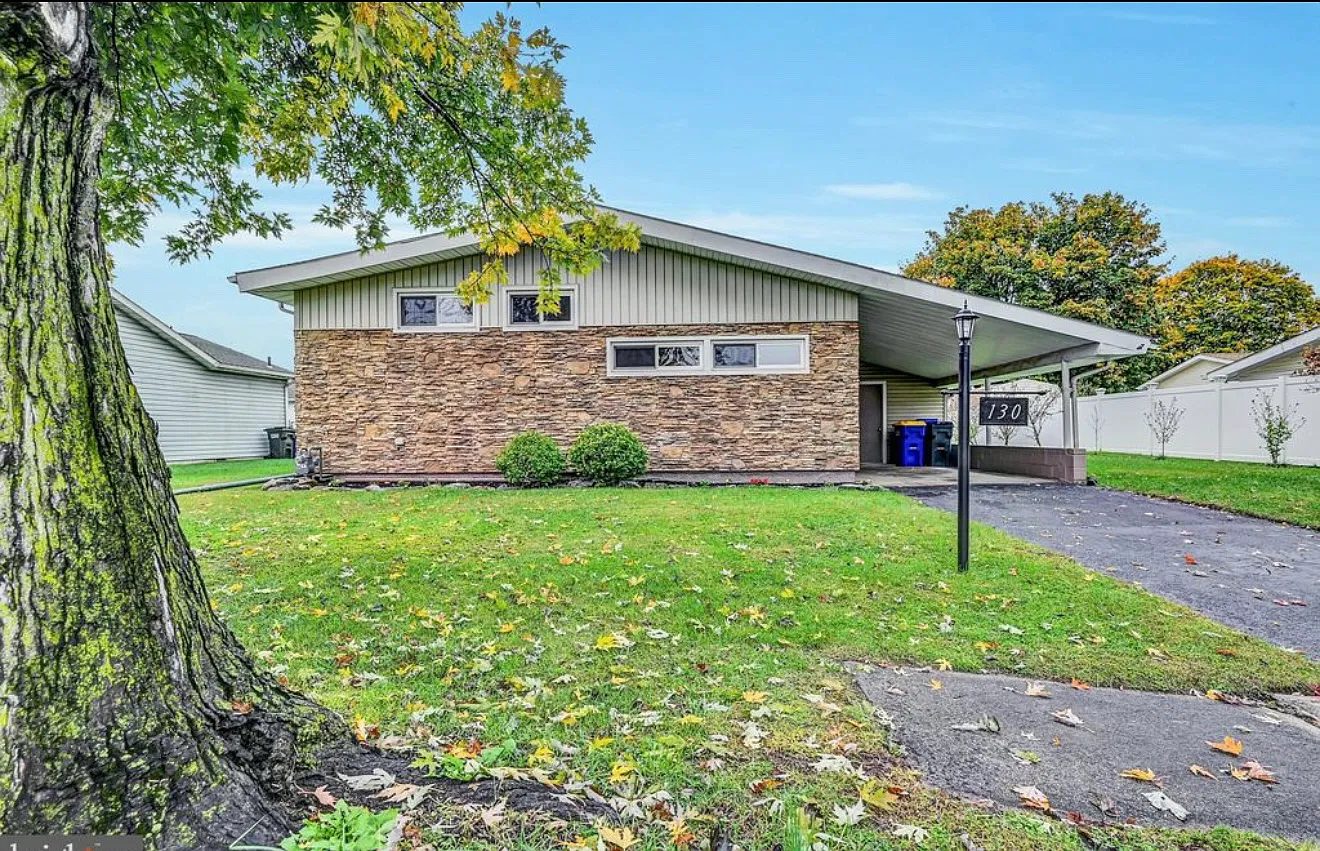 130 Hull Dr — Photo 2