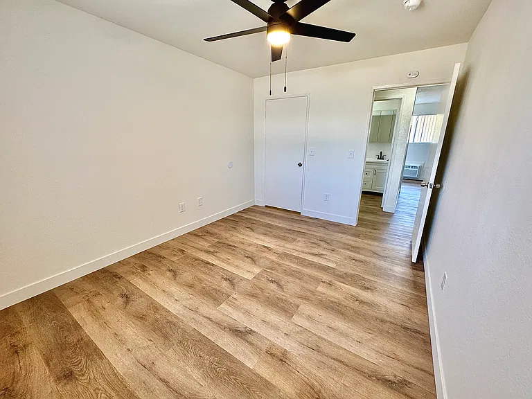 6714 Troost Ave #O — Photo 11