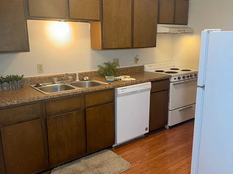 638 S Campbell Ave #14 — Photo 5
