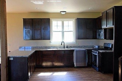5th image of 403 Madison 7331