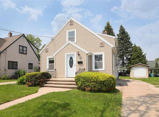 1328 W Commercial St, Appleton, WI 54914