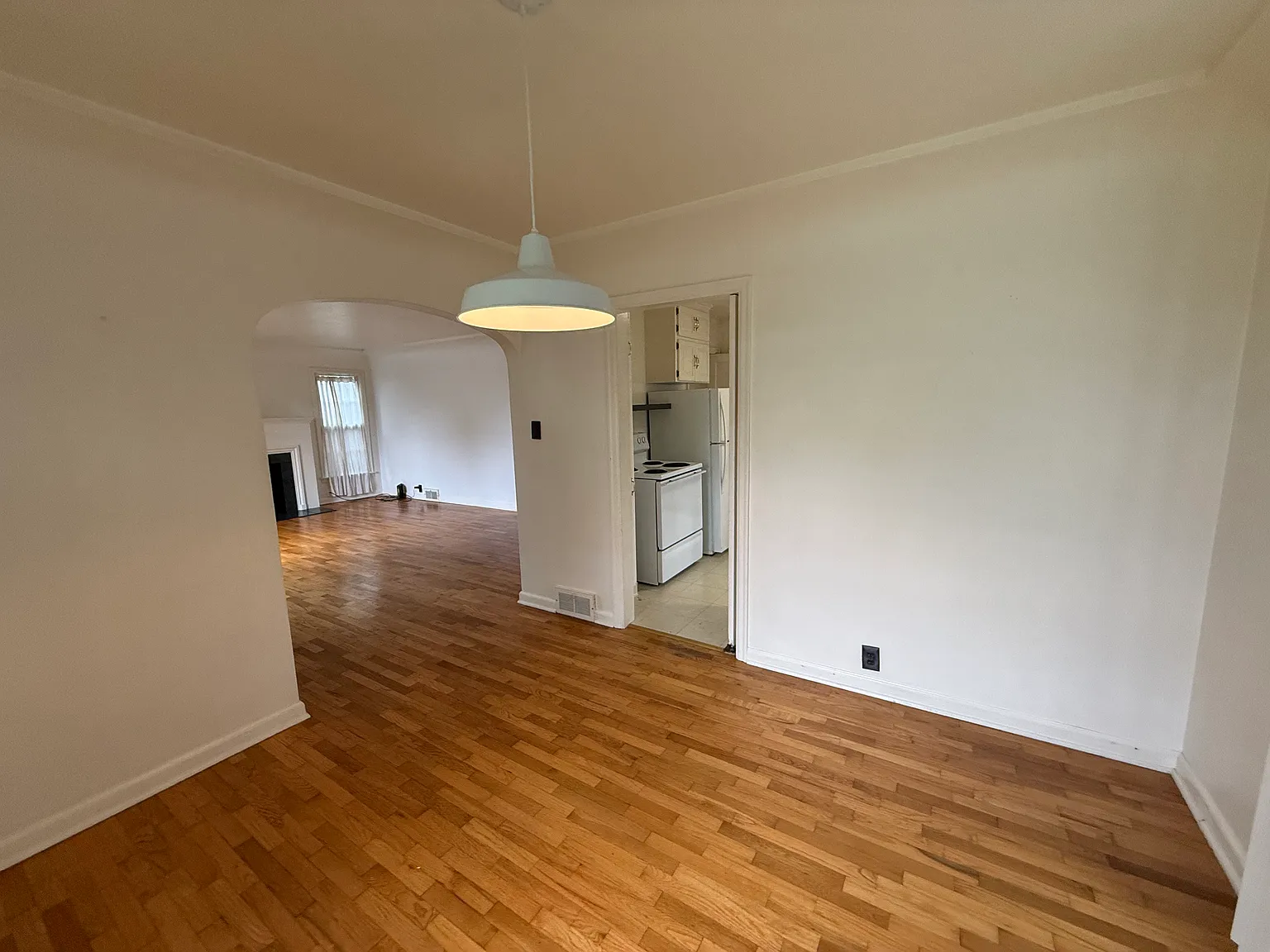 2 bed, 1500 sqft, $2,500 — Photo 4
