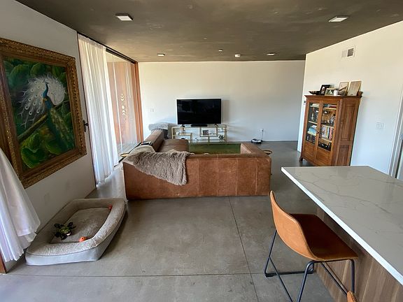 5th image of 3715 10th Ave #303