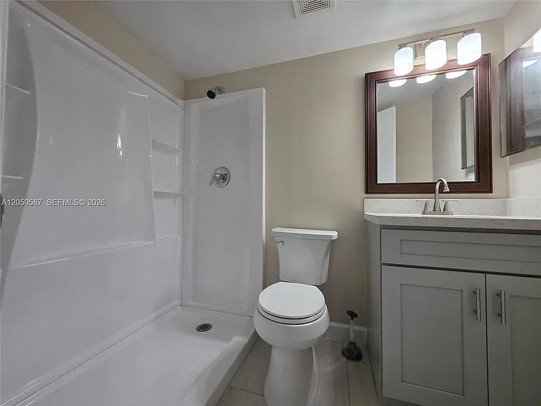 3790 N University Dr #H-1 — Photo 11