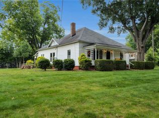2103 N Thomas Ave, Newton, NC 28658