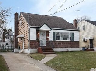 25976 148th Rd, Jamaica, NY 11422