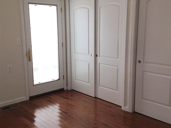 4th image of 823 E Park Ave APT 1