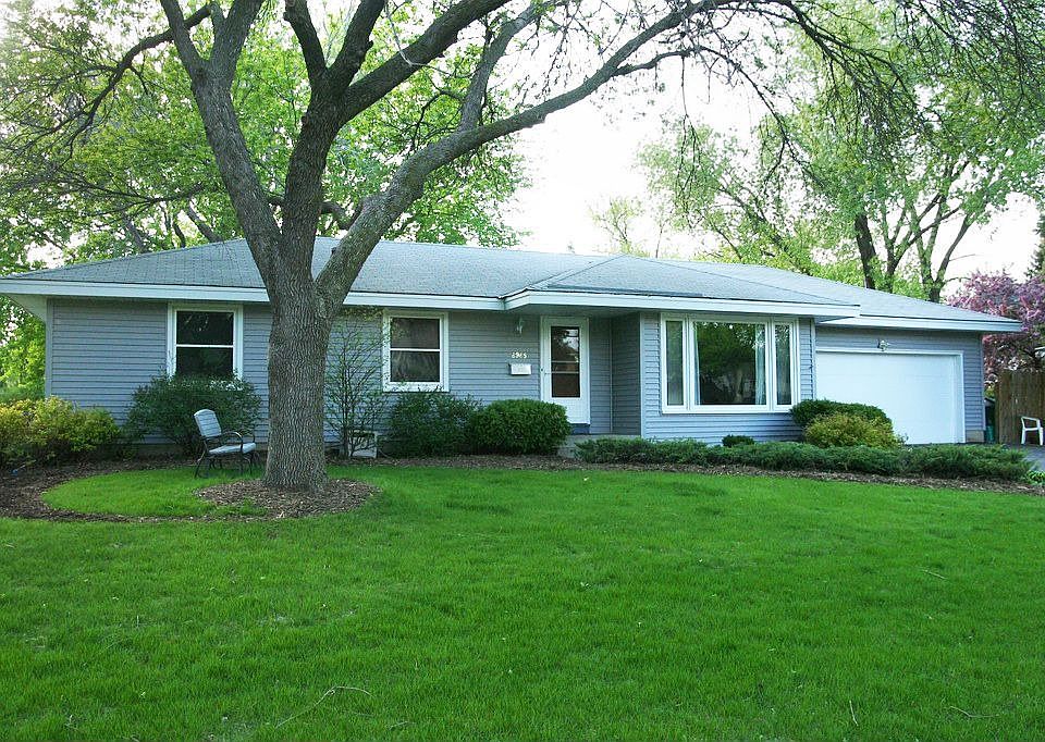 1st image of 6965 Douglas Dr N
