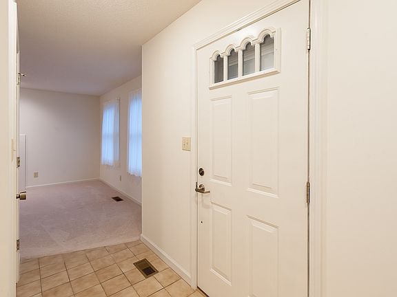 2nd image of 822 S Whitley Dr