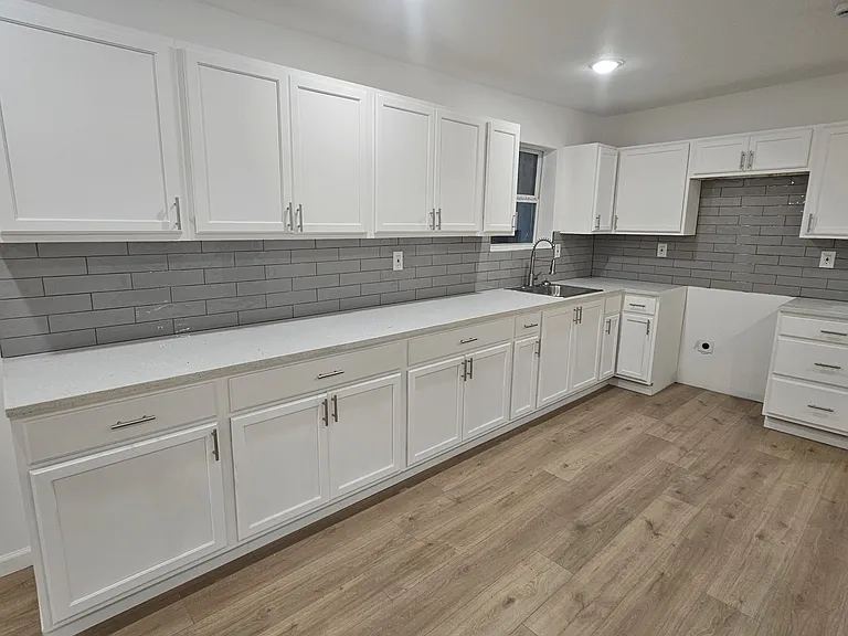 3802 Kynard St — Photo 3