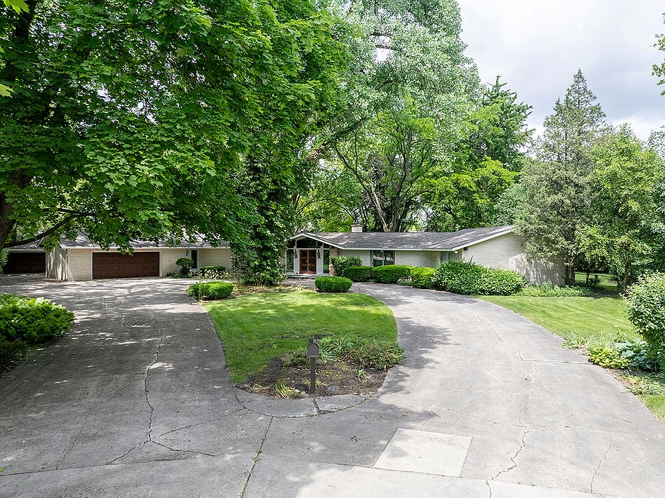1st image of 634 N Ironwood Dr