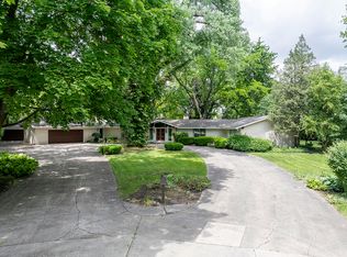 634 N Ironwood Dr, Arlington Heights, IL 60004