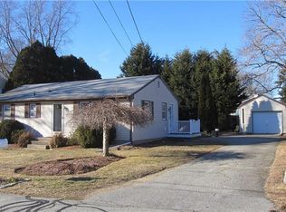 65 Sea Crest Ave E, Niantic, CT 06357