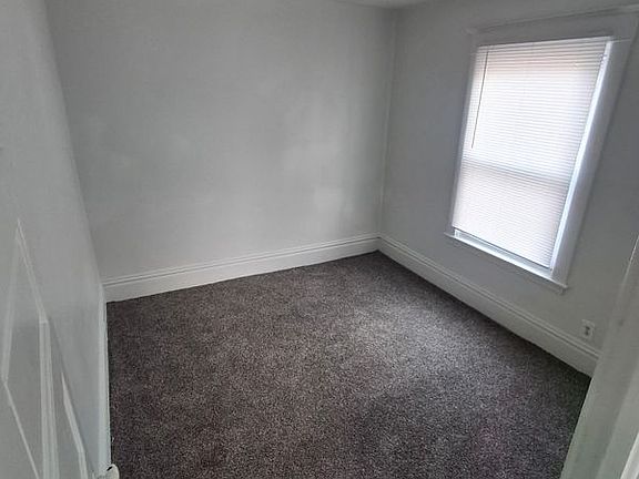4th image of 531 Eastern Ave NE #B