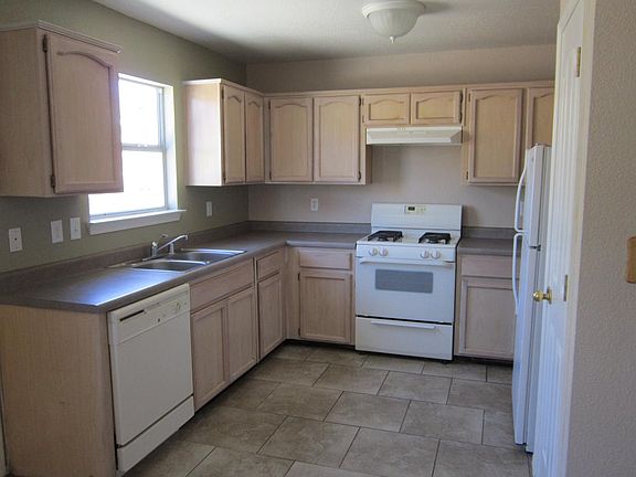 5th image of 12131 Saint Laurence Ave