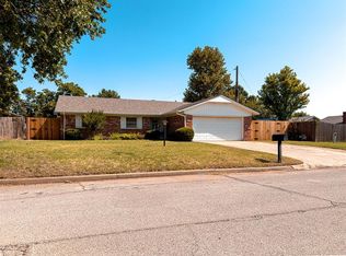 141 Sheridan Pl, Chickasha, OK 73018