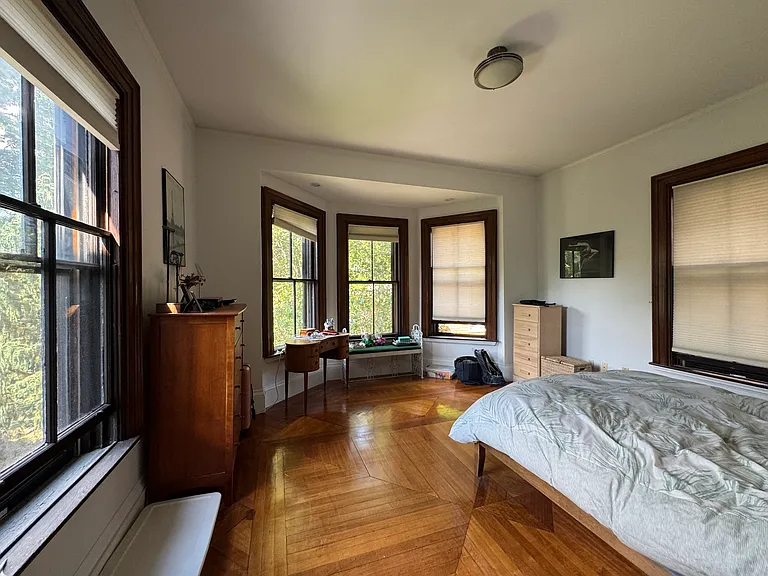 56 Hawes St #2 — Photo 4