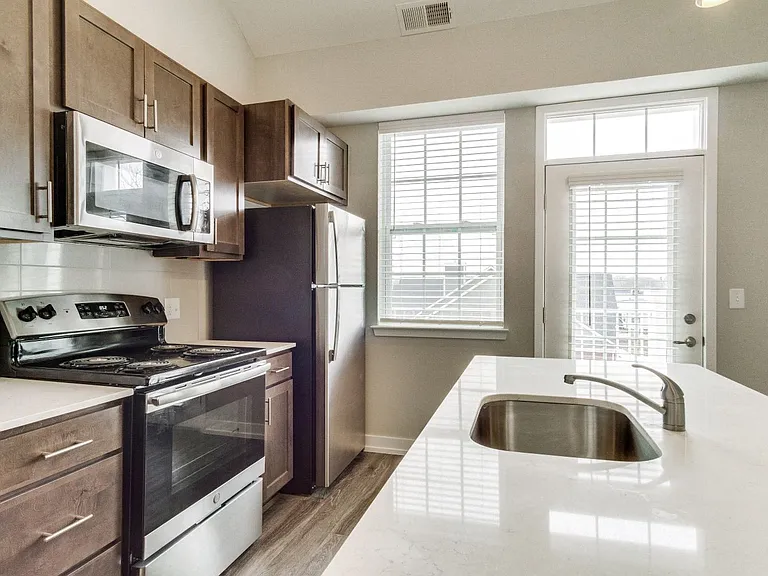 Kitchen (Hickory)