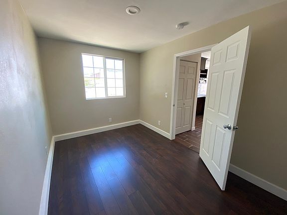 2nd image of 10633 S Manhattan Pl #1