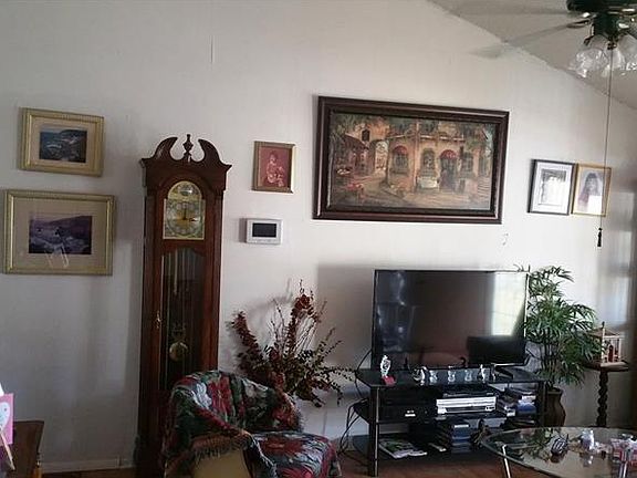 5th image of 10117 Chimney Hill Ct