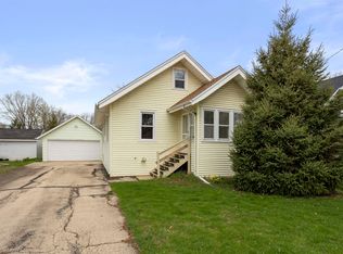 1907 Vinland St, Oshkosh, WI 54901