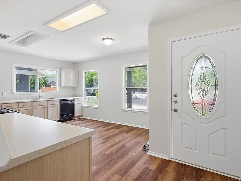 10316 Garbacz Dr — Photo 3