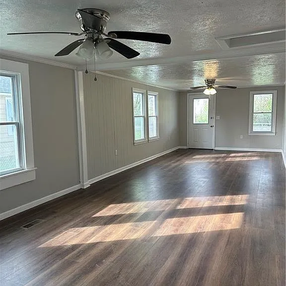 617 Cassville Rd — Photo 10