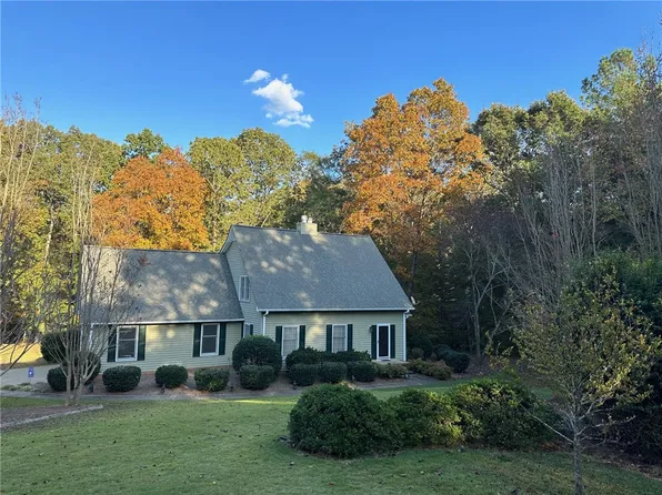 107 Harbour Point Dr, Anderson, SC 29626