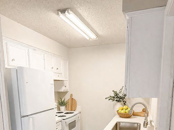 3rd image of 632 San Mario Ct