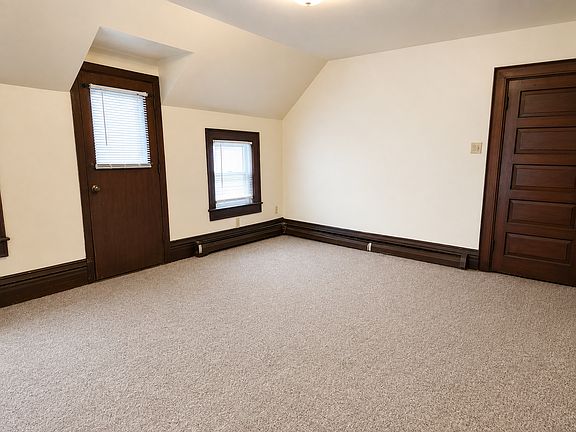 5th image of 1030 Harvey St #4