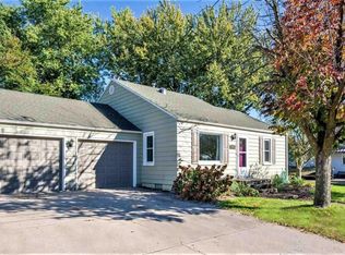 1001 Coolidge Ave, Pekin, IL 61554